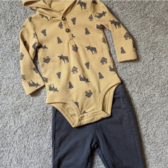 Carters- Baby Boy- 9 Months- 2 sets- winter- fall - Picture 3 of 9